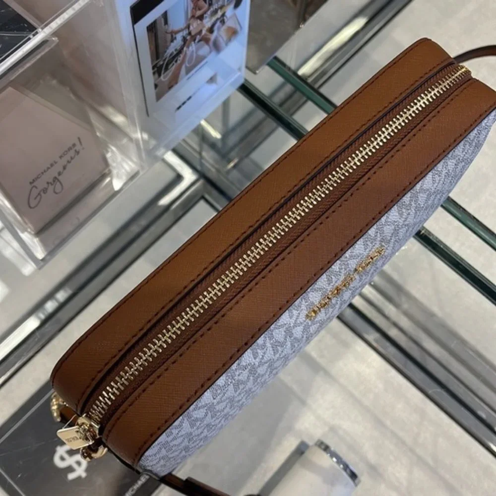 Michael Kors Jet Set Item Large East West Zip Crossbody Vanilla